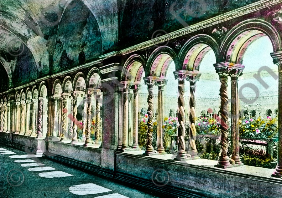 Der Kreuzgang der Laterankirche - Foto foticon-simon-033-028.jpg | foticon.de - Bilddatenbank für Motive aus Geschichte und Kultur